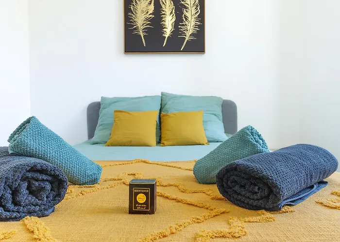 Cosy Nest - Parking - Netflix Valence